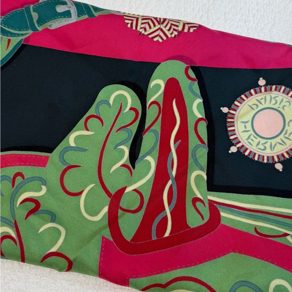 Hermes Pattern Triangular Scarf [OS] - Picture 7 of 8